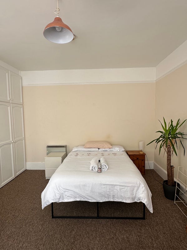 Room Tabor Grove in Greater London