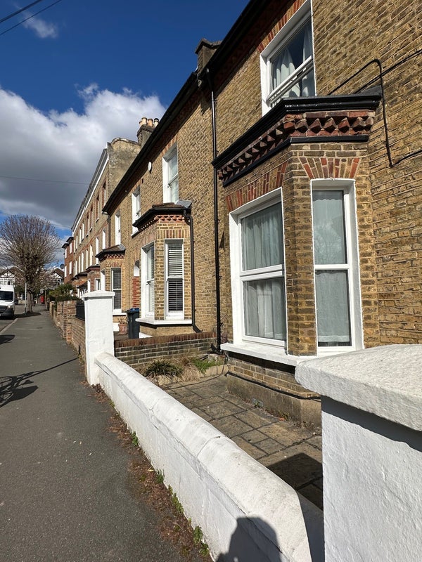 Room Tabor Grove in Greater London
