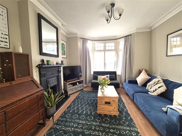 House Cotterill Road in Greater London