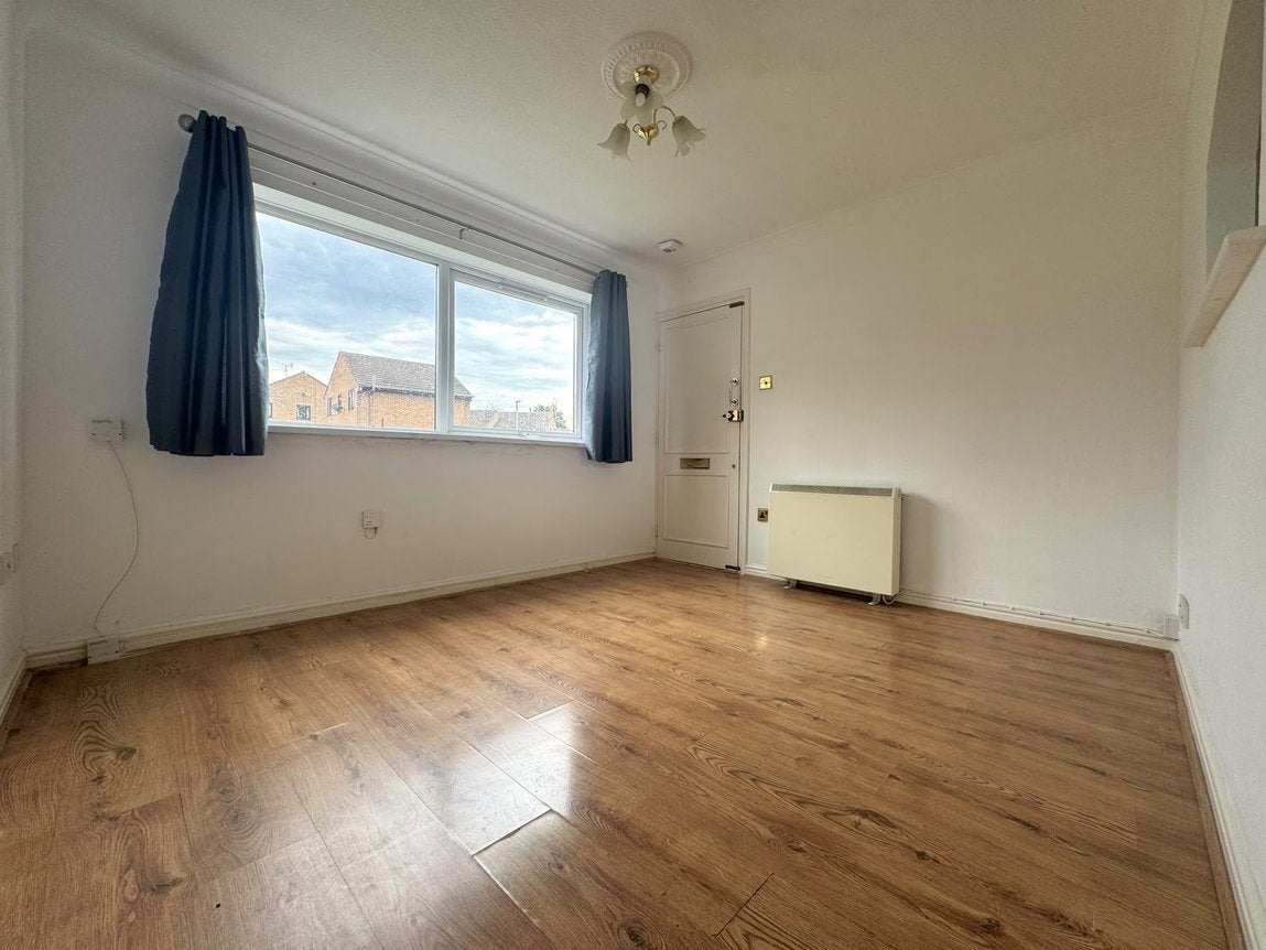 Flat Copse Avenue in Swindon