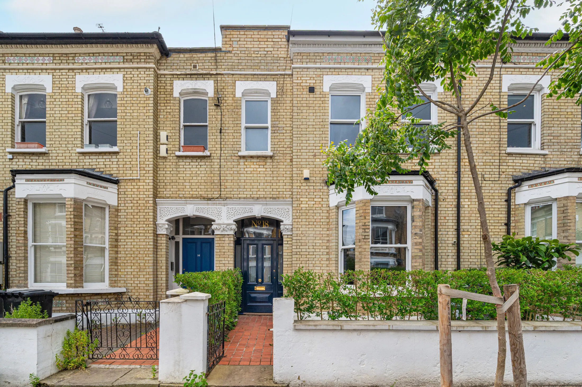 House Bellefields Road in Greater London