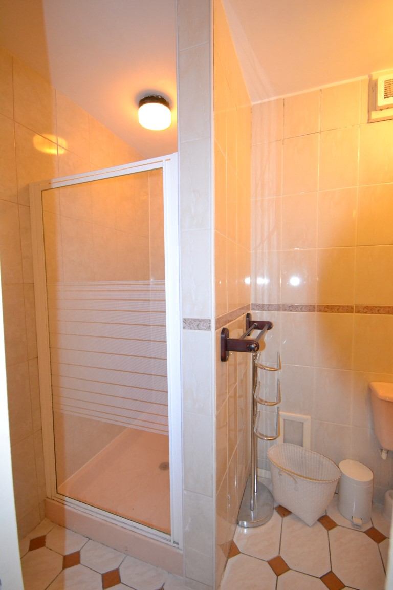 Flat Laxton Place in Greater London