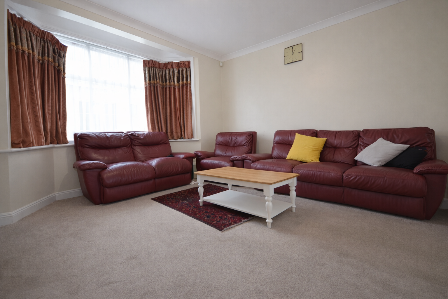 House Wilfrid Gardens in Greater London