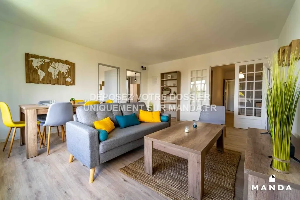 Room Rue César Geoffray in Angers