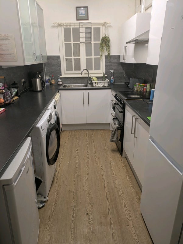 Room Belgrave Road in Bristol
