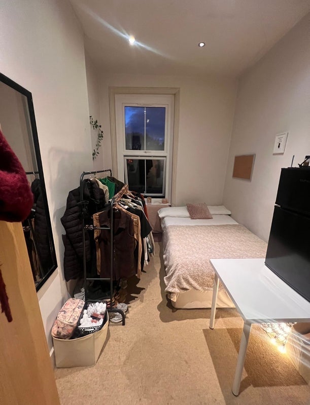 Room Lyncroft Gardens in Greater London