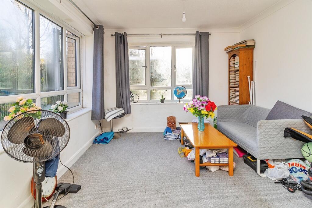 Flat Dalgin Place in Milton Keynes