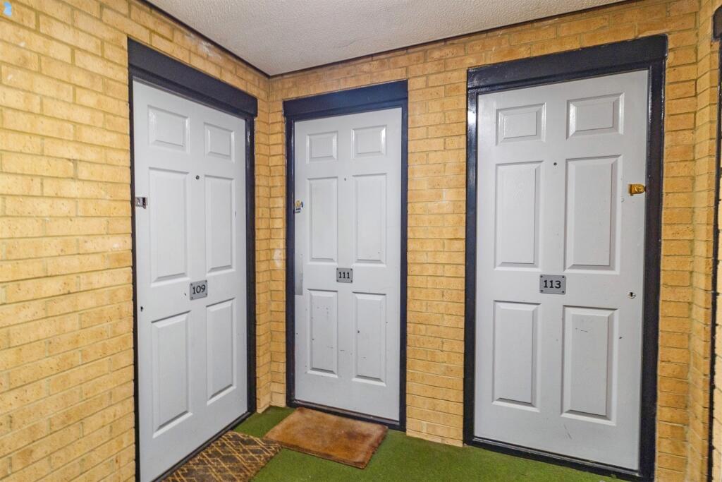 Flat Dalgin Place in Milton Keynes