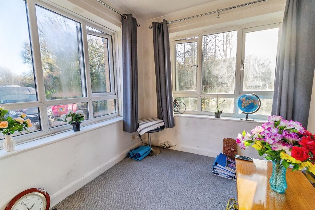 Flat Dalgin Place in Milton Keynes