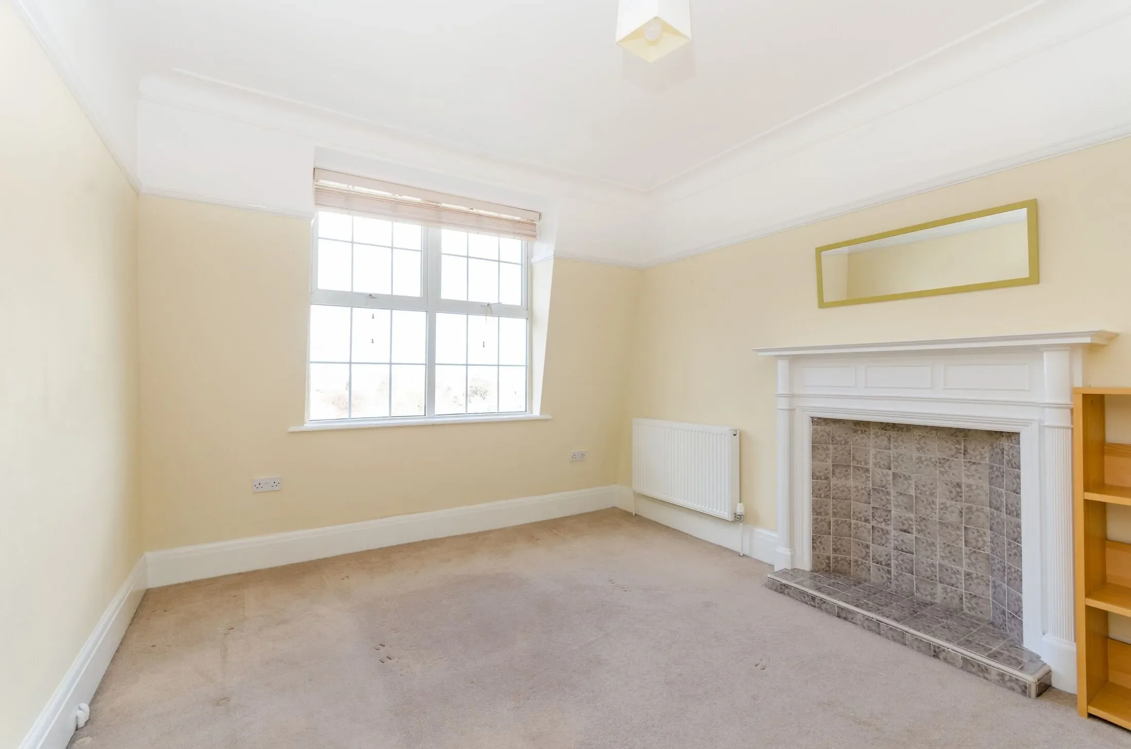 Flat Sidmouth Road in Greater London