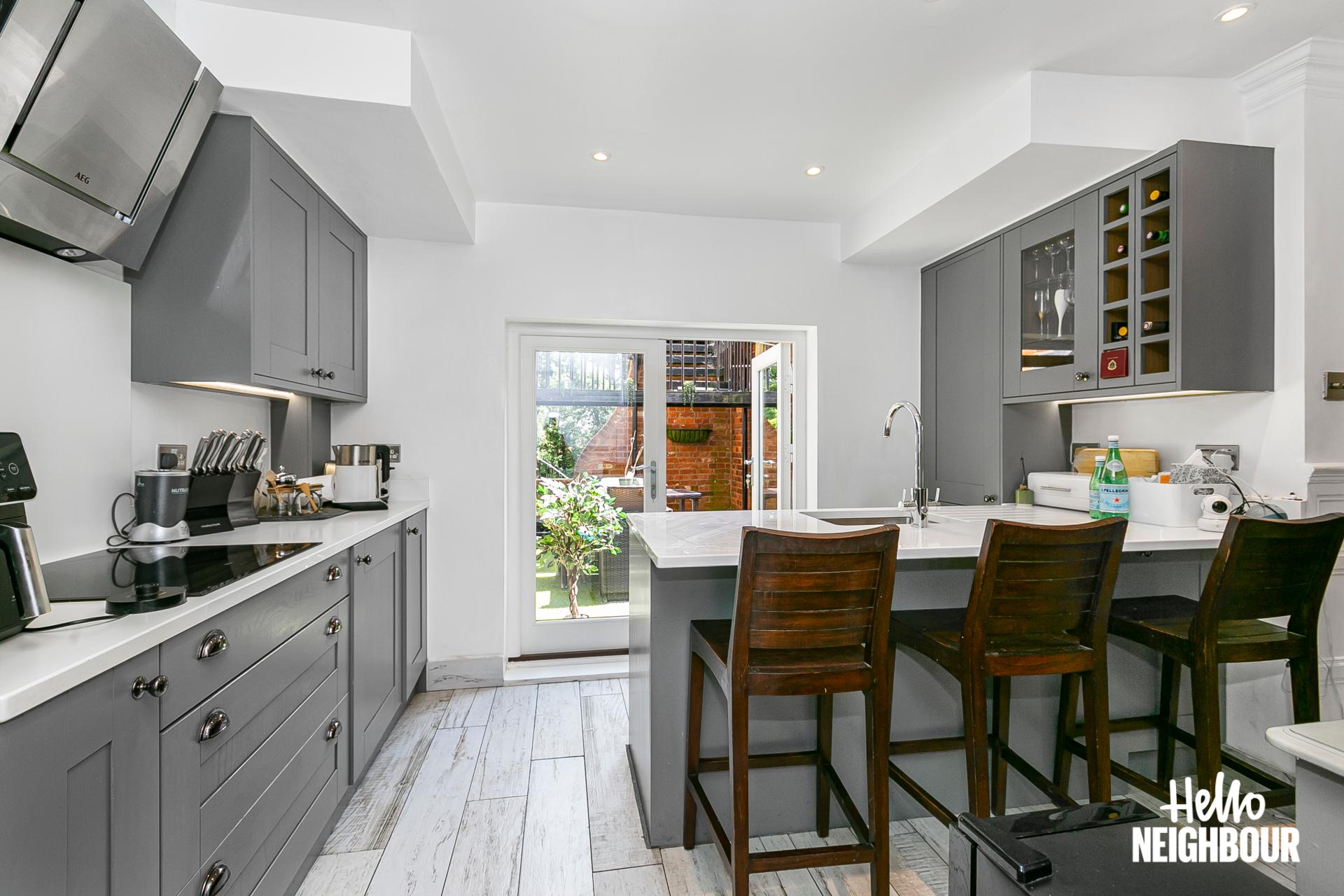 Flat Coombe Lane West in Greater London