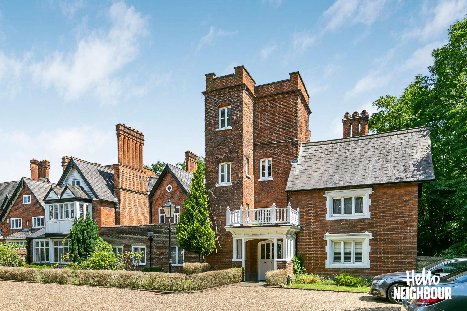 Flat Coombe Lane West in Greater London