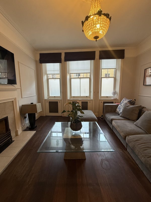 Room Abingdon Road in Greater London