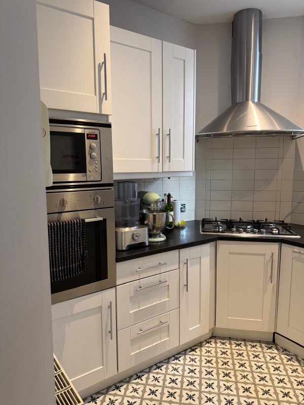 Room Abingdon Road in Greater London