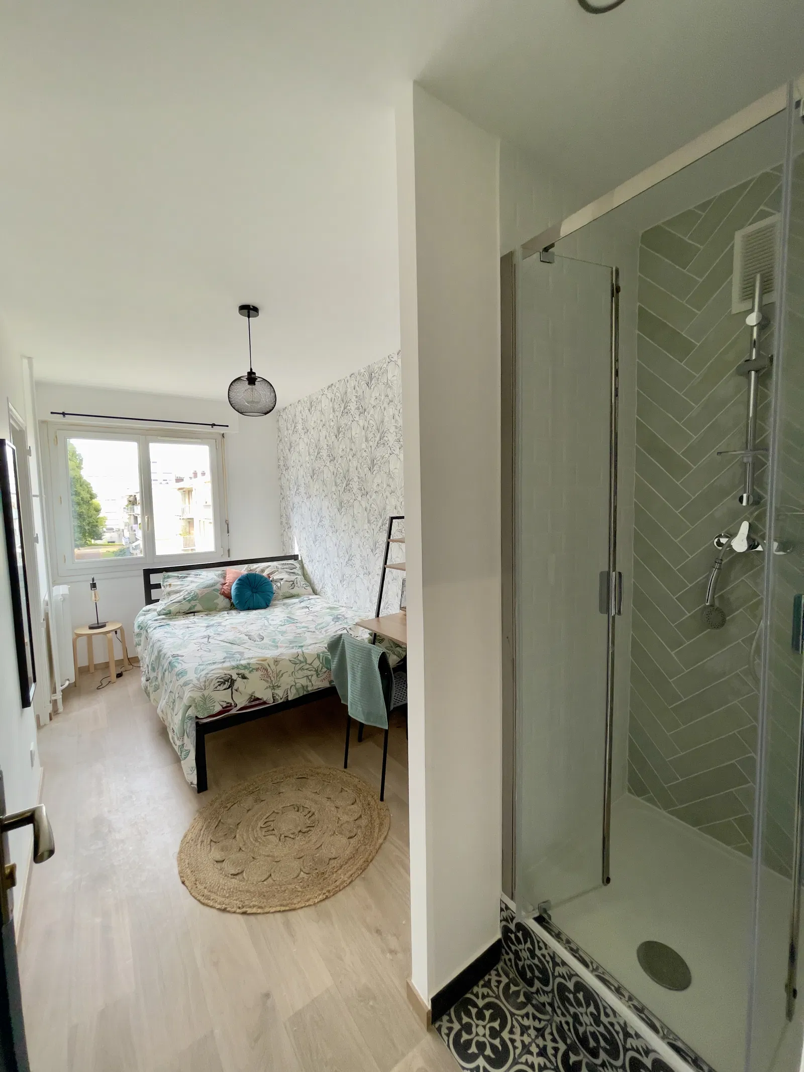 Room Rue George Stéphenson in Évry