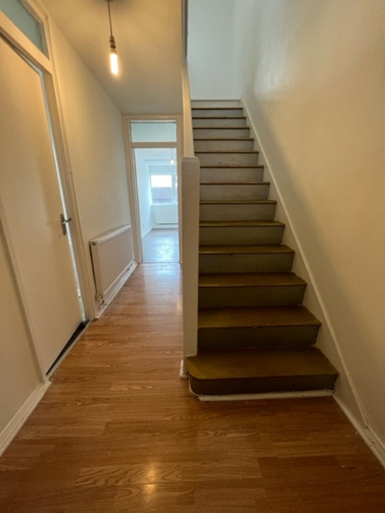Flat Reed Road in Greater London