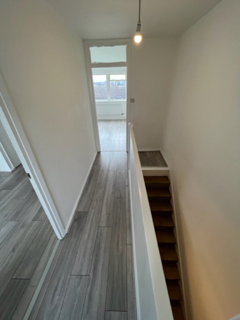 Flat Reed Road in Greater London