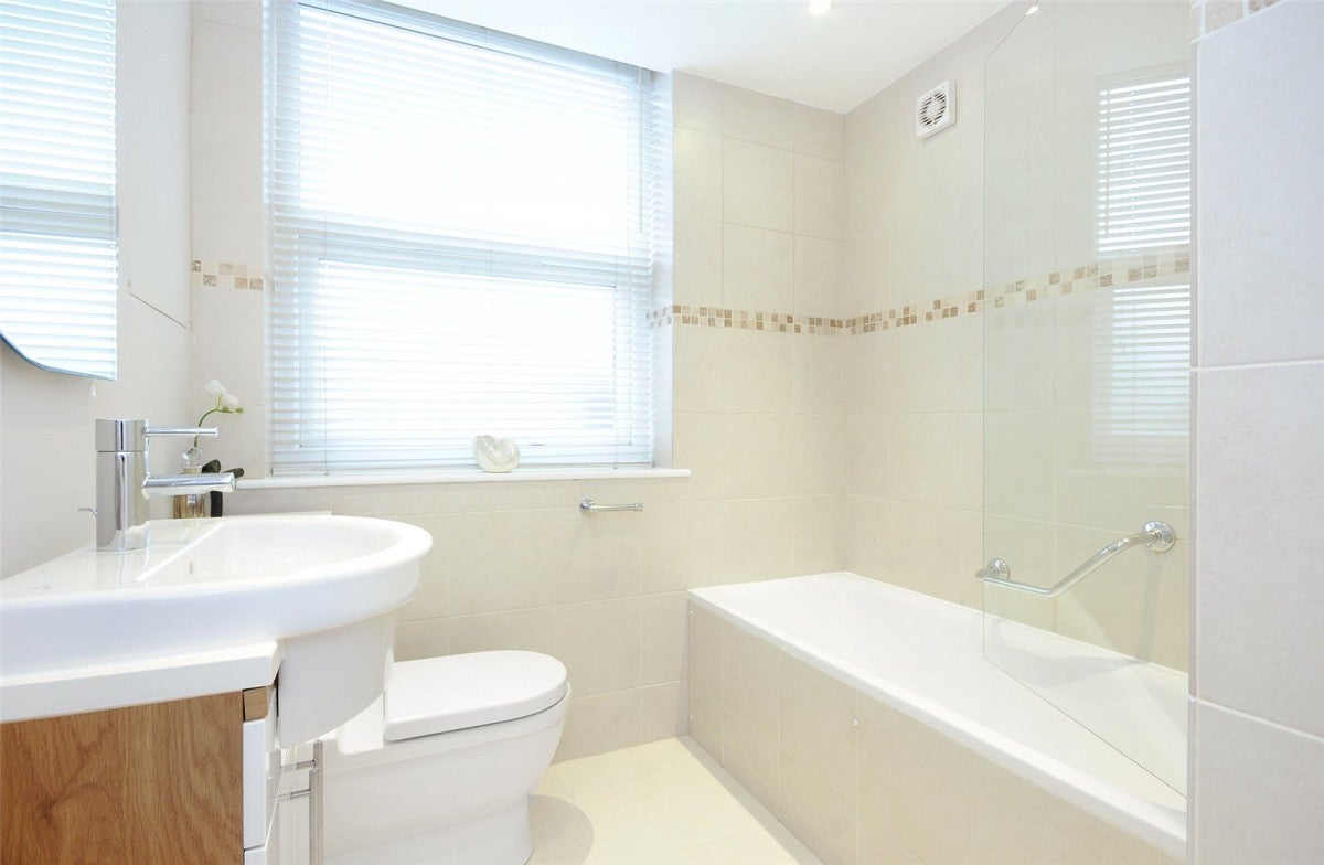 Flat Boydell Court in Greater London