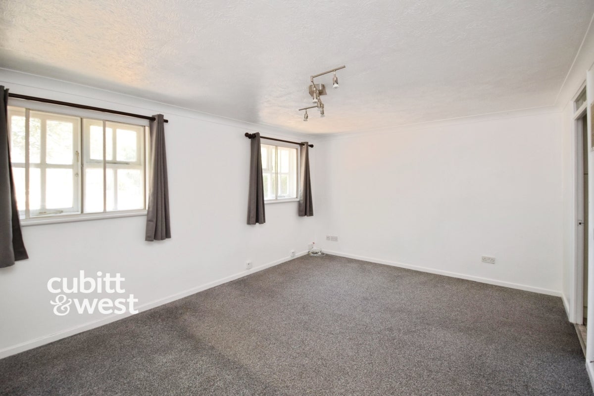 Flat Heathdene Road in Greater London