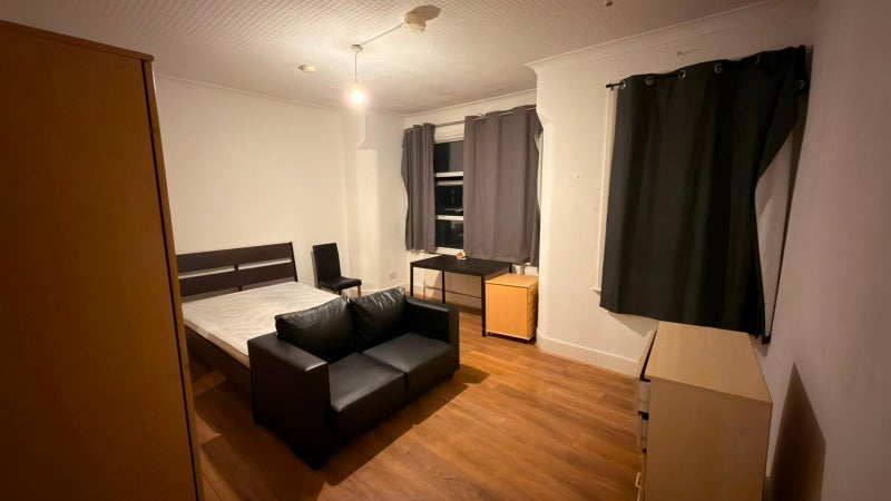 Room Lordsmead Road in Greater London