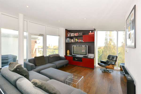 Flat Palmers Road in Greater London