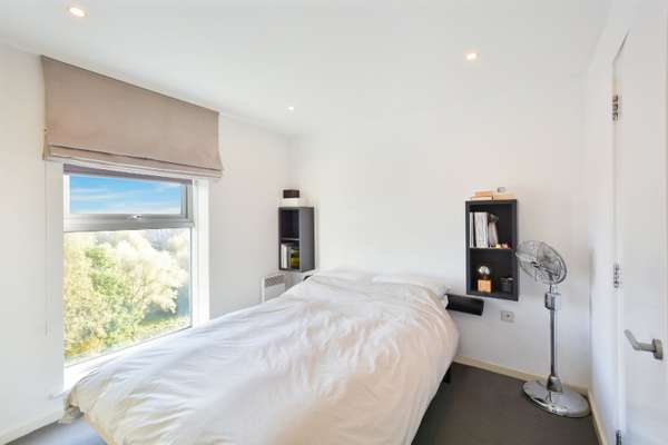 Flat Palmers Road in Greater London