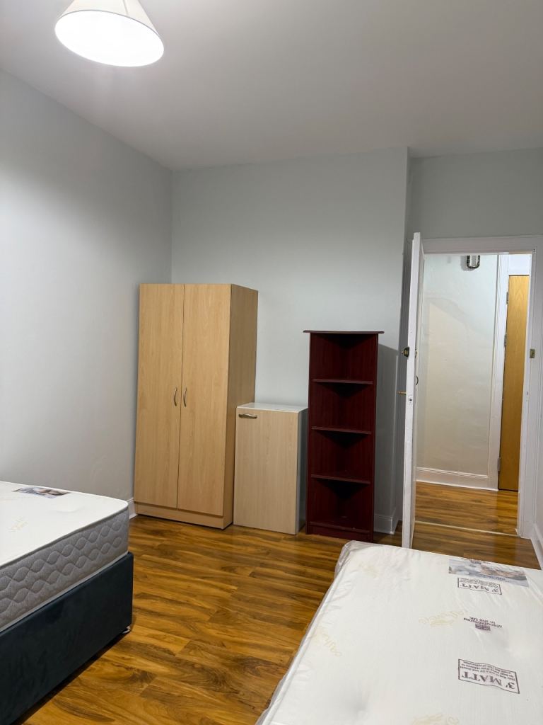 Flat Wellmeadow Street in Paisley