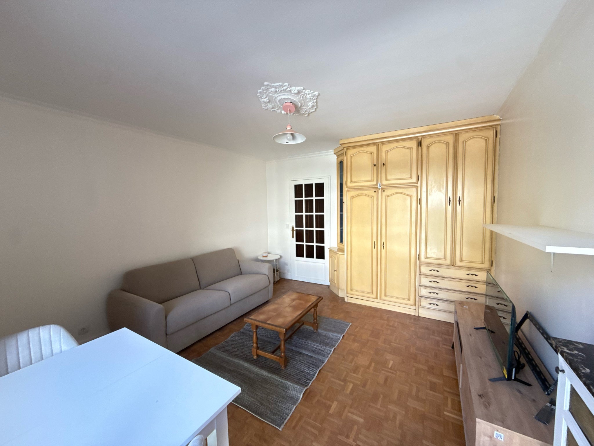 Flat Rue de Belleville in Paris