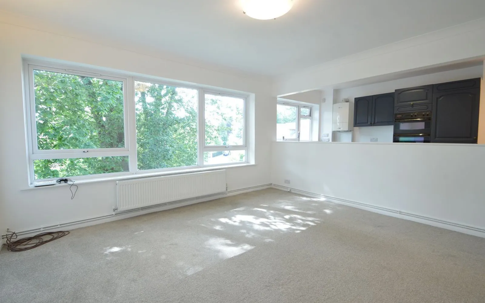 Flat St George’s Avenue in Elmbridge