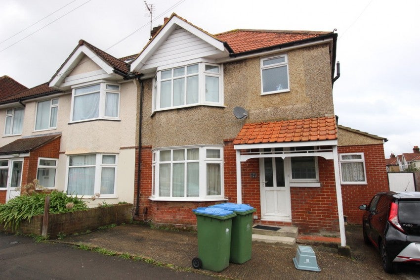 Flat Welbeck Avenue in Southampton