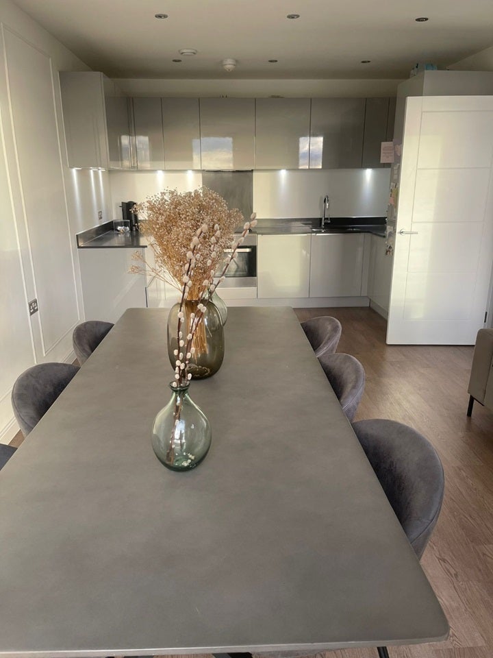 Flat Northgate Road in Greater London