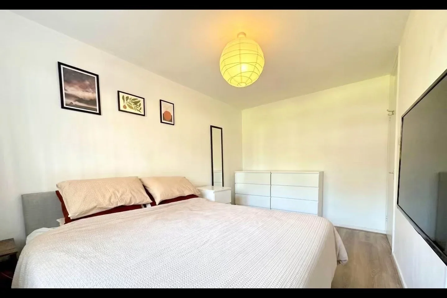 Room Collingwood Street in Greater London