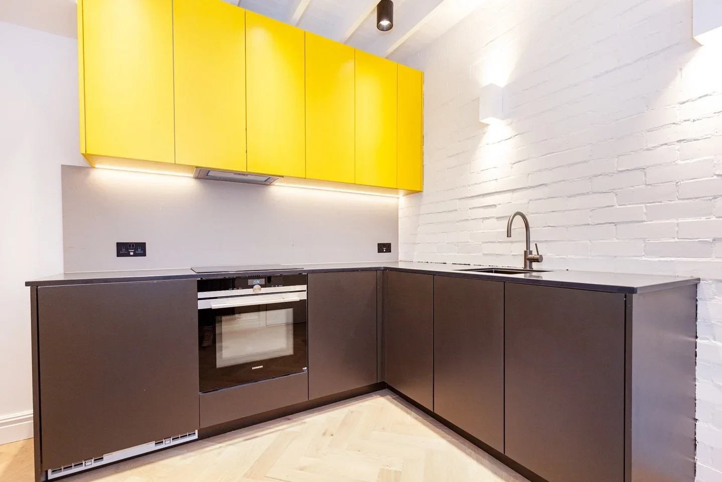 Flat Winchester Street in City of Westminster