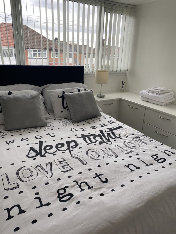 Room Studley Croft in Metropolitan Borough of Solihull
