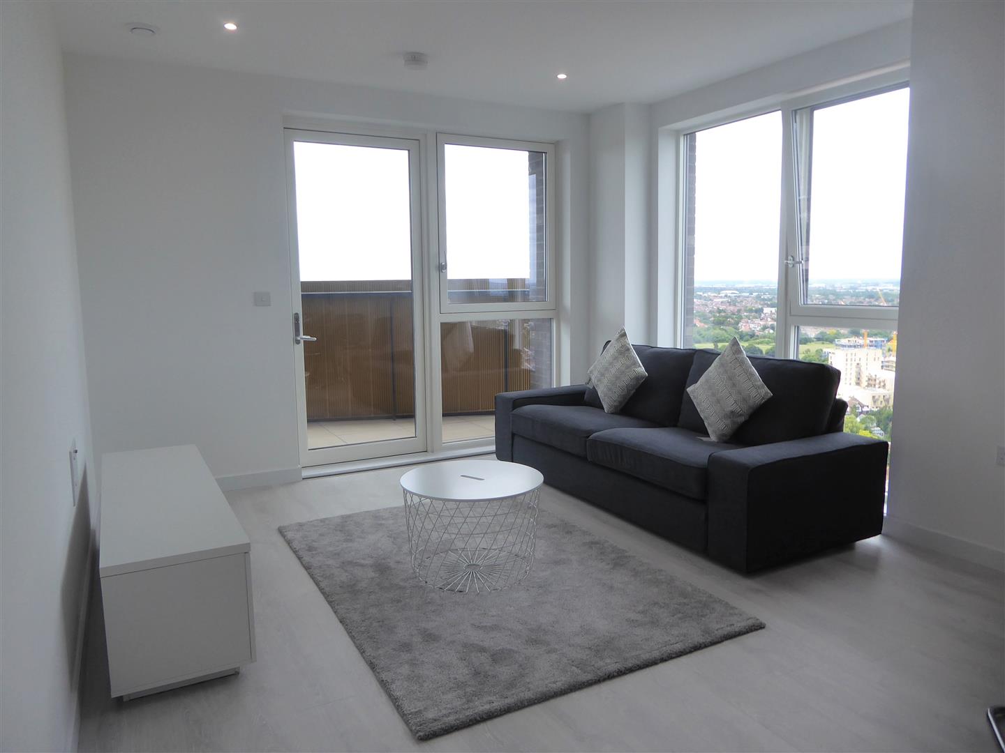 Flat Prince Regent Road in Greater London