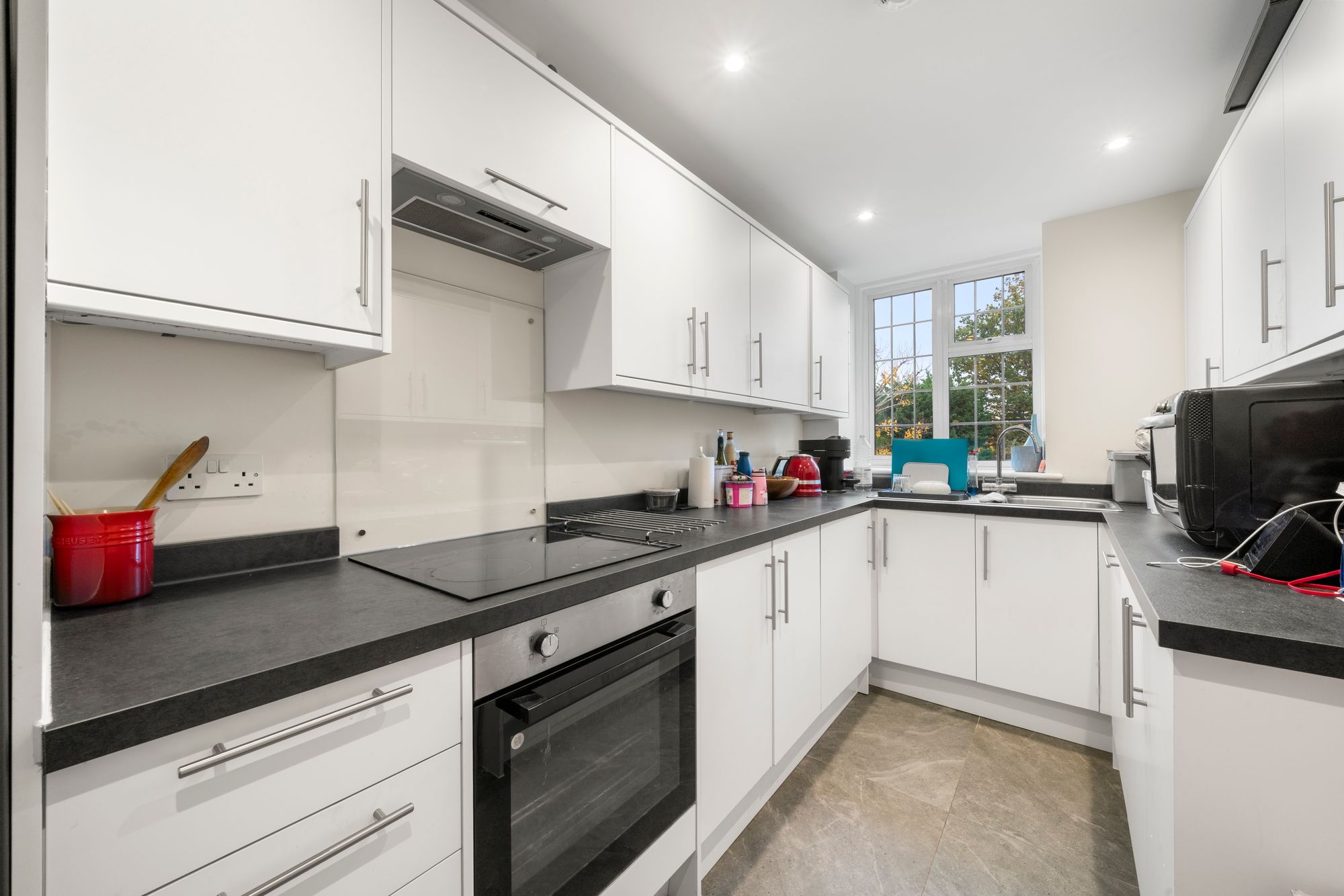 Flat Lammas Lane in Elmbridge