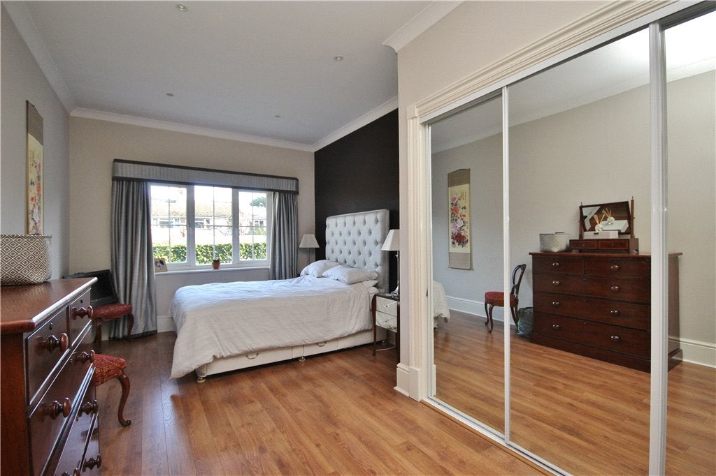 Flat Upper Edgeborough Road in Guildford