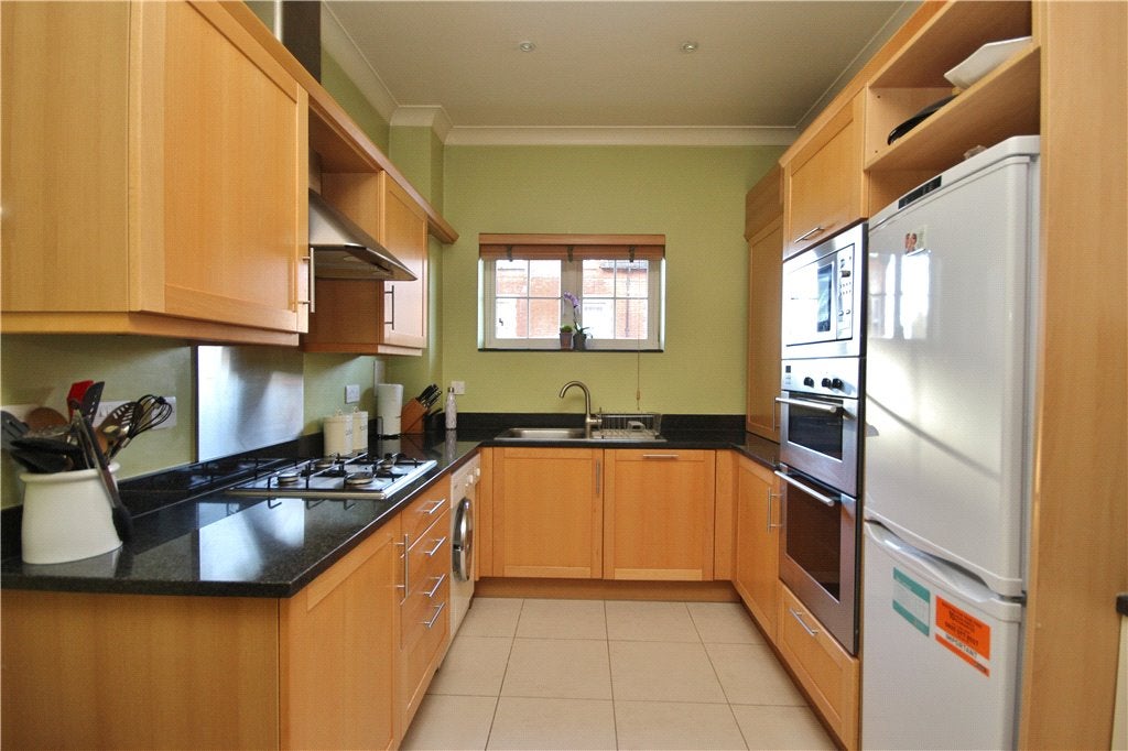 Flat Upper Edgeborough Road in Guildford
