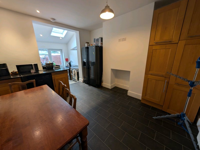 Room Felstead Road in Bristol