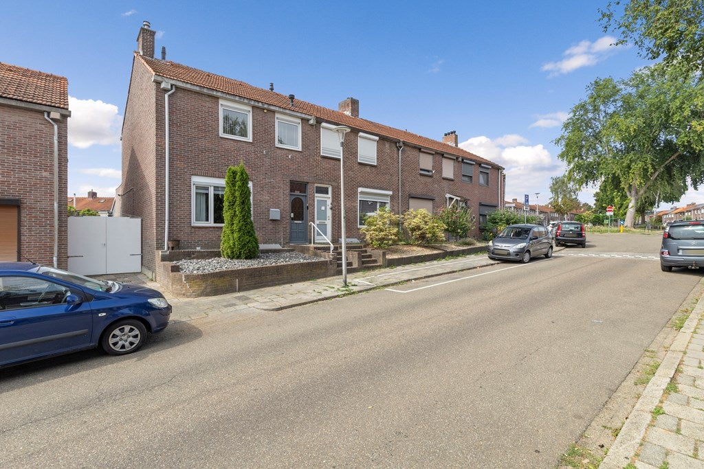 Wolfshoofdplein 17 in Hoensbroek