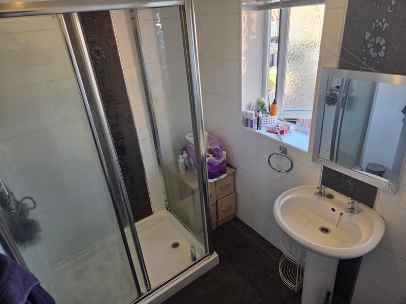 Room Halstead Road in Preston
