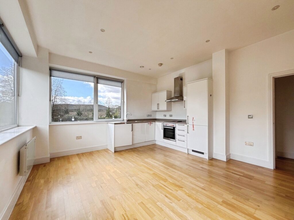 Flat Bartley Way in Hart