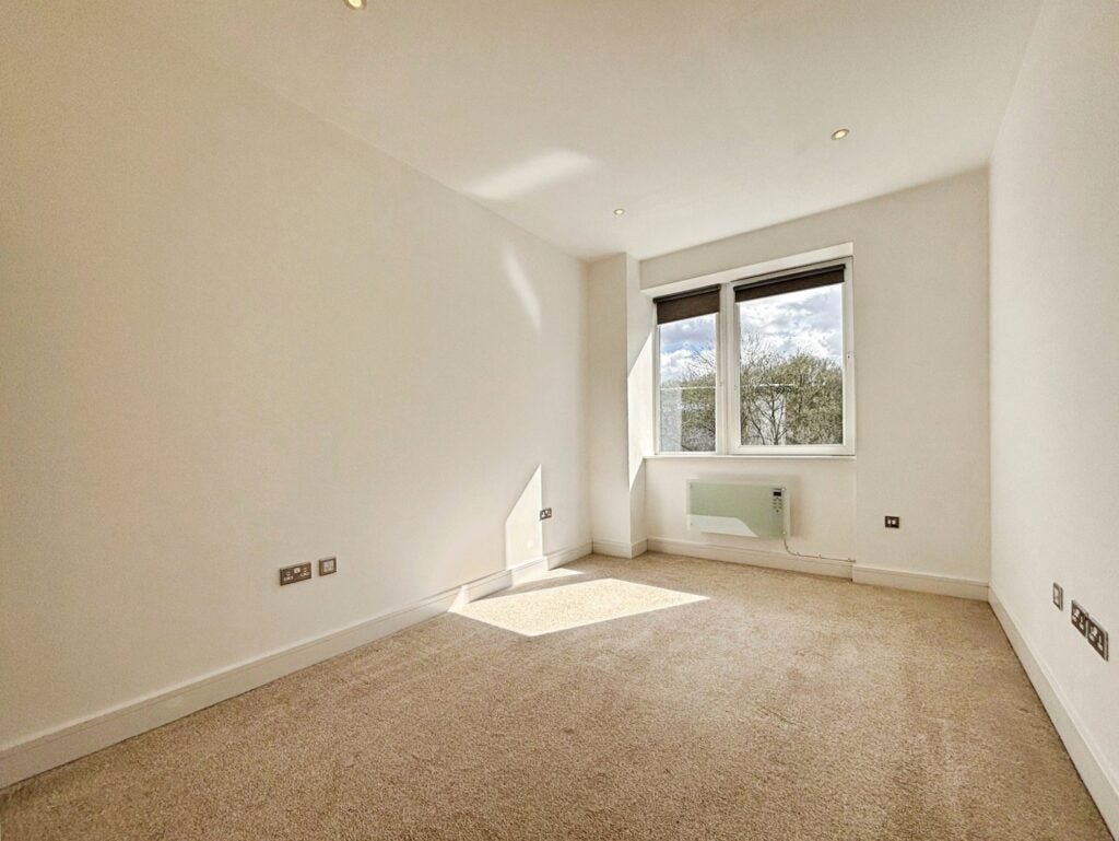 Flat Bartley Way in Hart