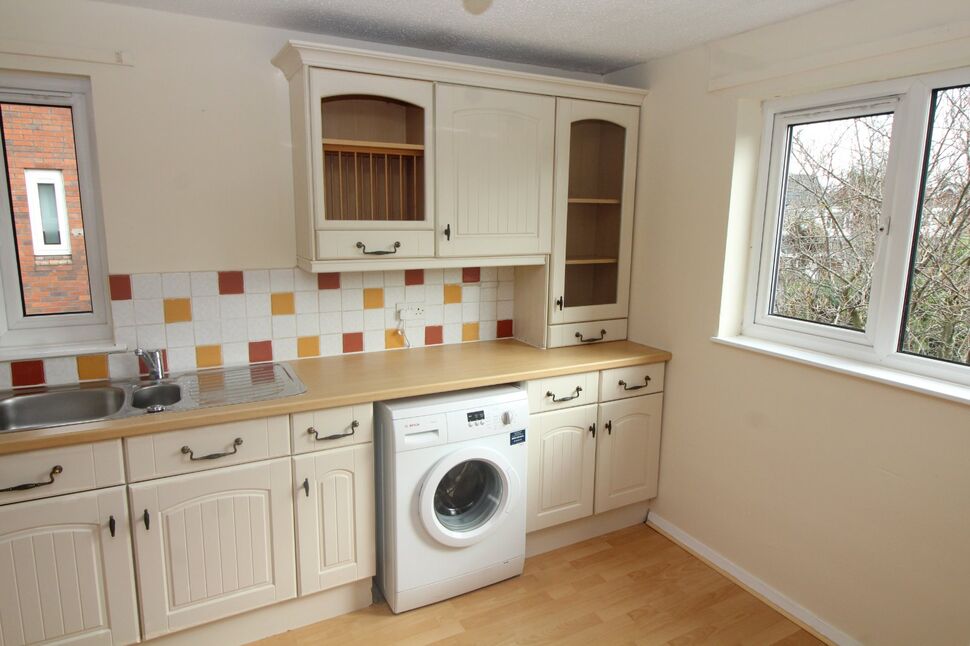 Flat Montrose Court in Chester