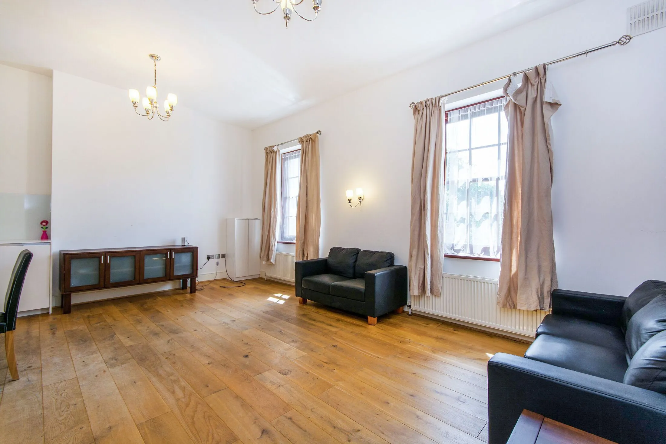 Flat Addiscombe Road in Greater London