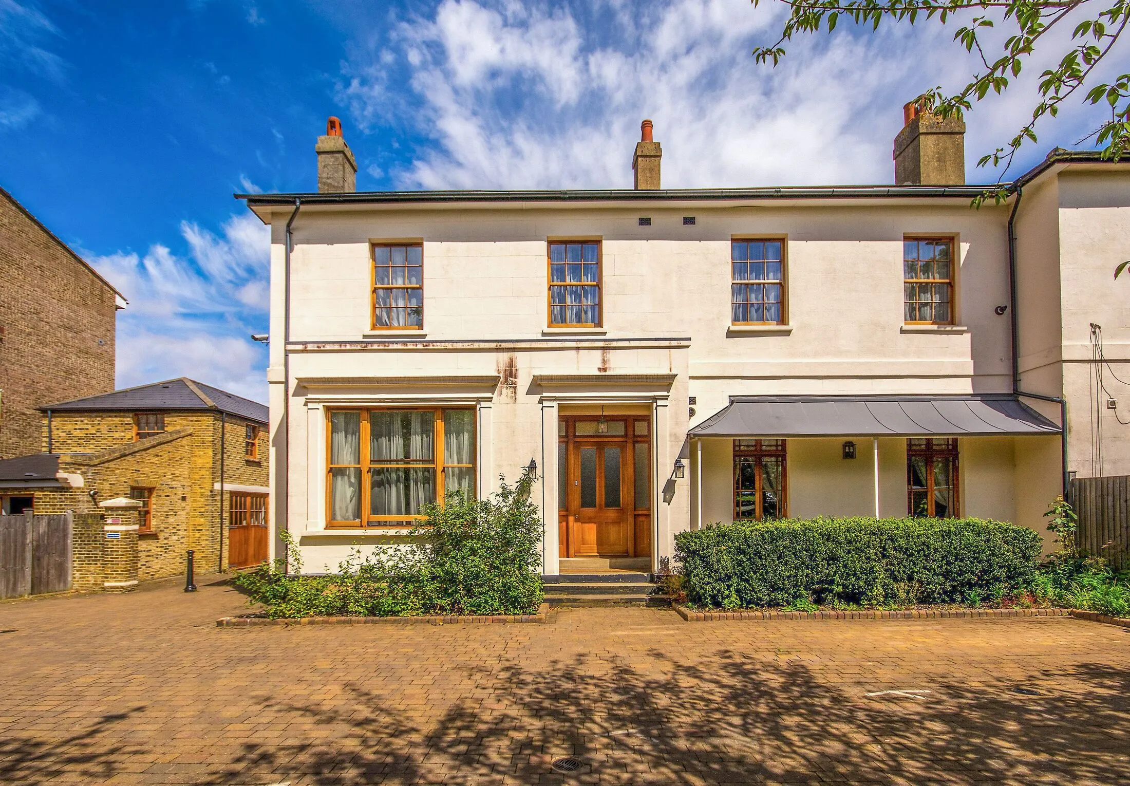 Flat Addiscombe Road in Greater London