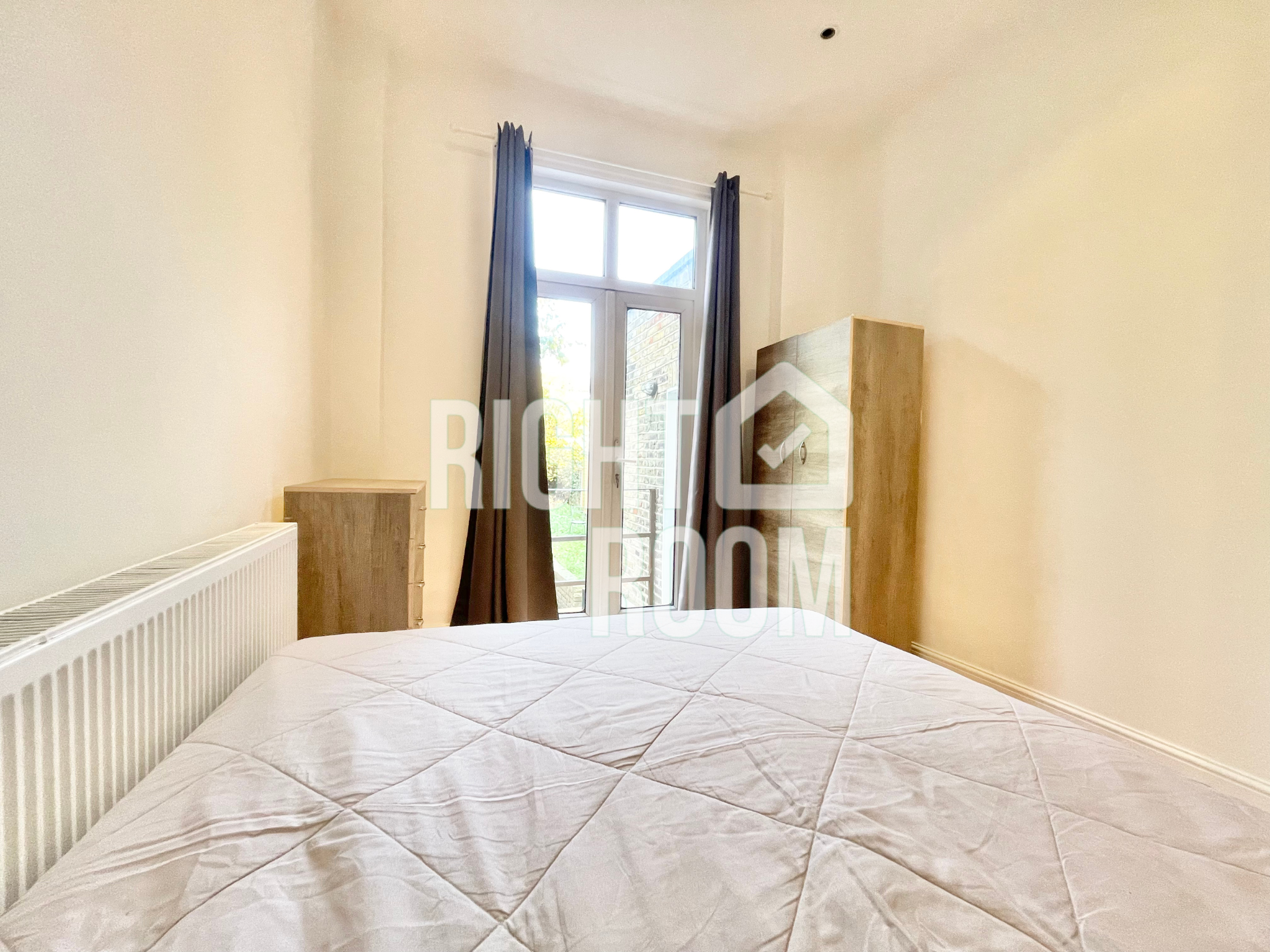 Flat Bellefields Road in Greater London