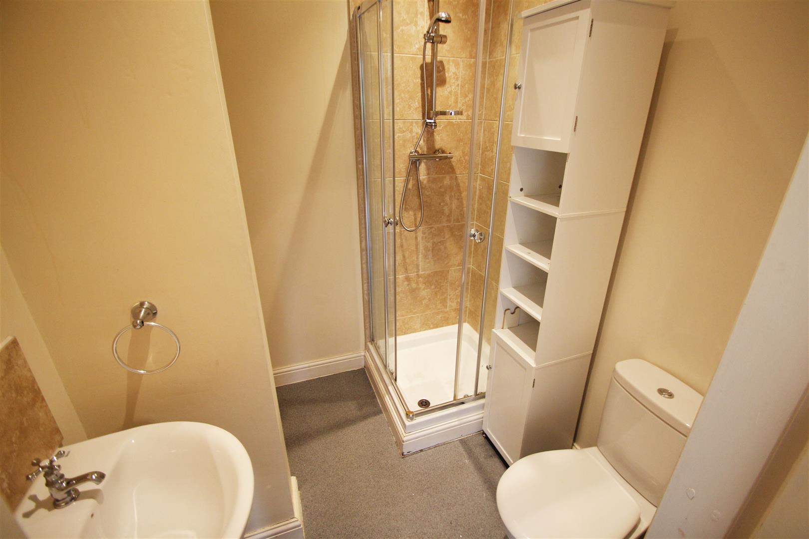 Room Hesketh Avenue in Leeds