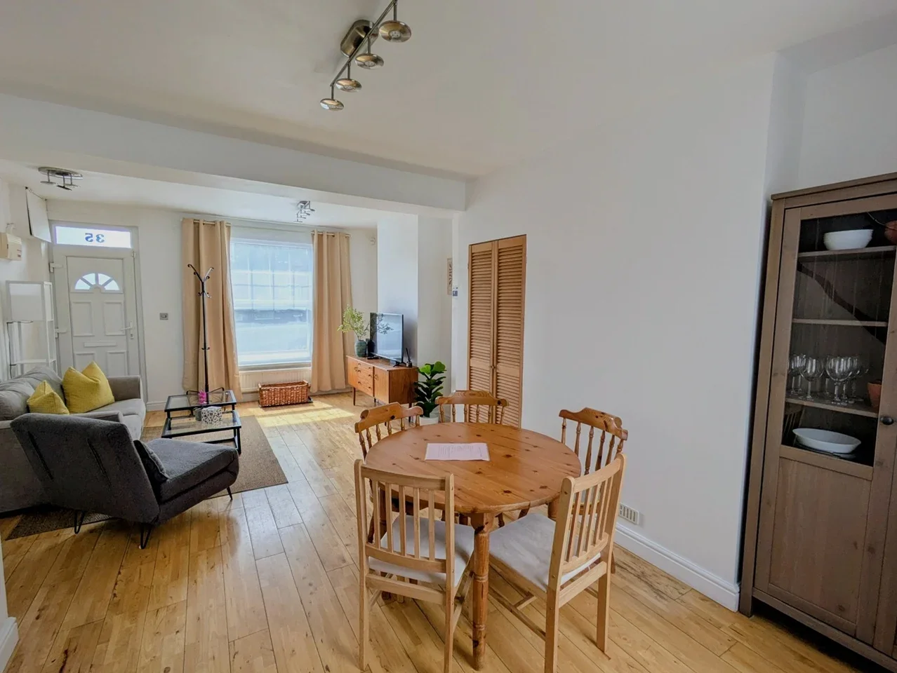 House Farrant Avenue in Greater London