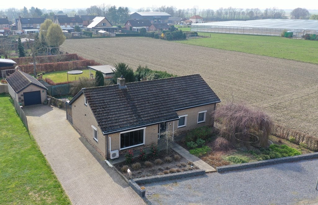 Huis Hanssum 2 in Neer